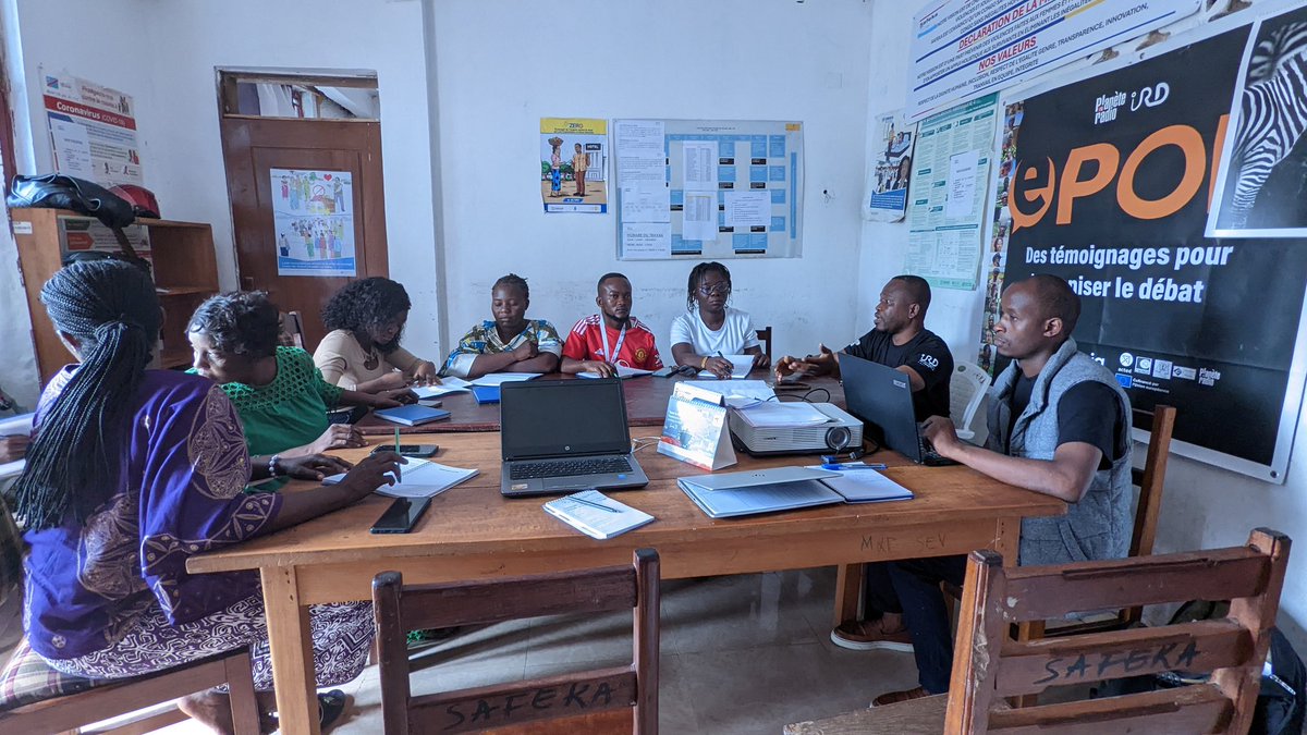 safeka15's tweet photo. #PAMOJA_RDC | Ce 12 février, #SAFEKAASBL a accueilli #Secteur_Média dans ses locaux à #Tanganyika pr une mission d’accompagnement in situ. Une belle occasion d’échanger sur la production médiatique &amp; la gestion des espaces numériques, &amp; de renforcer les liens entre partenaires https://t.co/fe3vHeIfRq