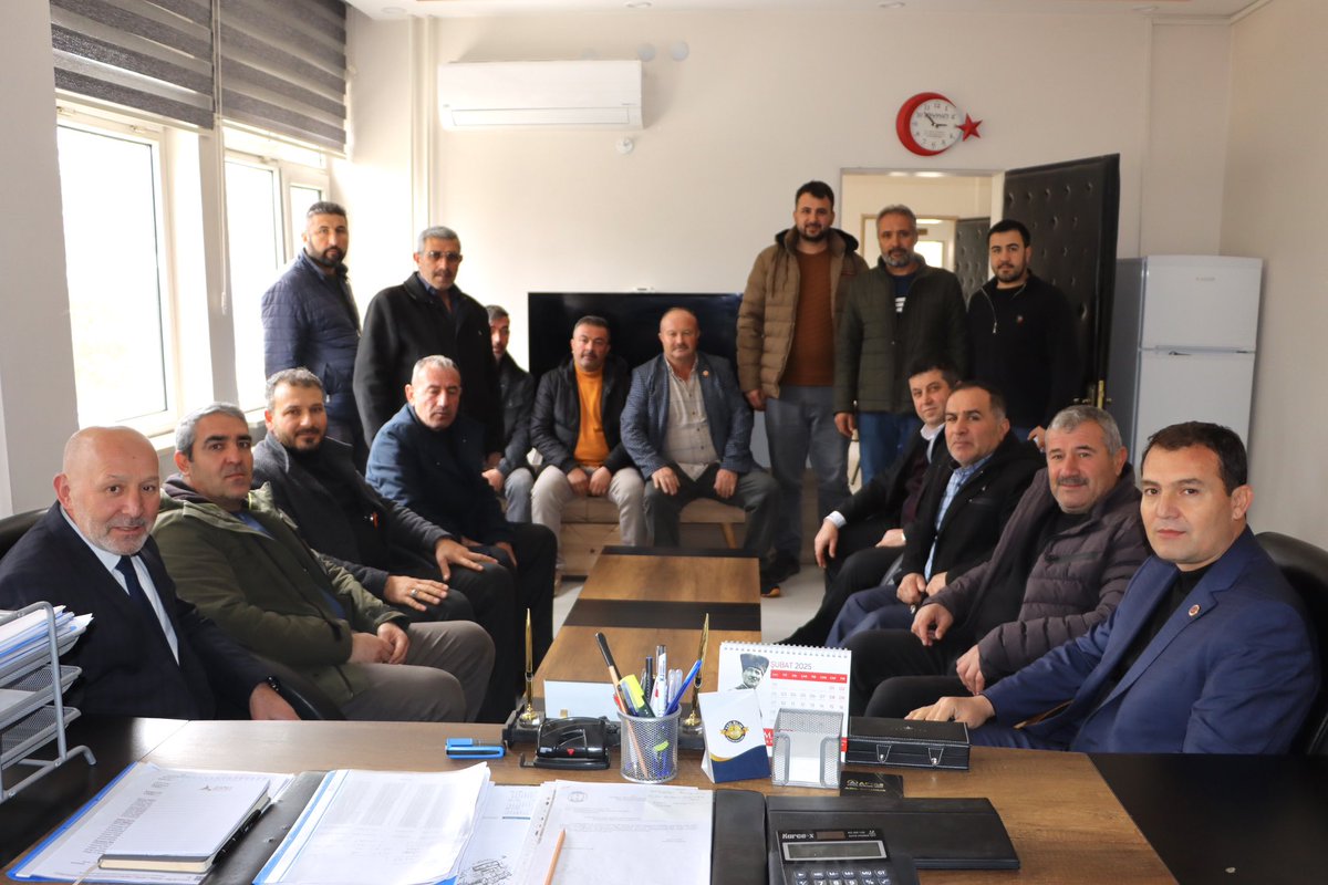 📍 Nuribey Belediyesi

Nuribey Belediye Başkanımız Halil Kaya’yı, Merkez İlçe Başkan Yardımcımız Ahmet Taş, Kadir Can, Yılmaz Memiş, Ahmet Yağdıran ve Şener Kaya ile birlikte makamında ziyaret ettik

Beldemizin projeleriyle ilgili talepleri dinleyerek çözüm önerisi değerlendirdik