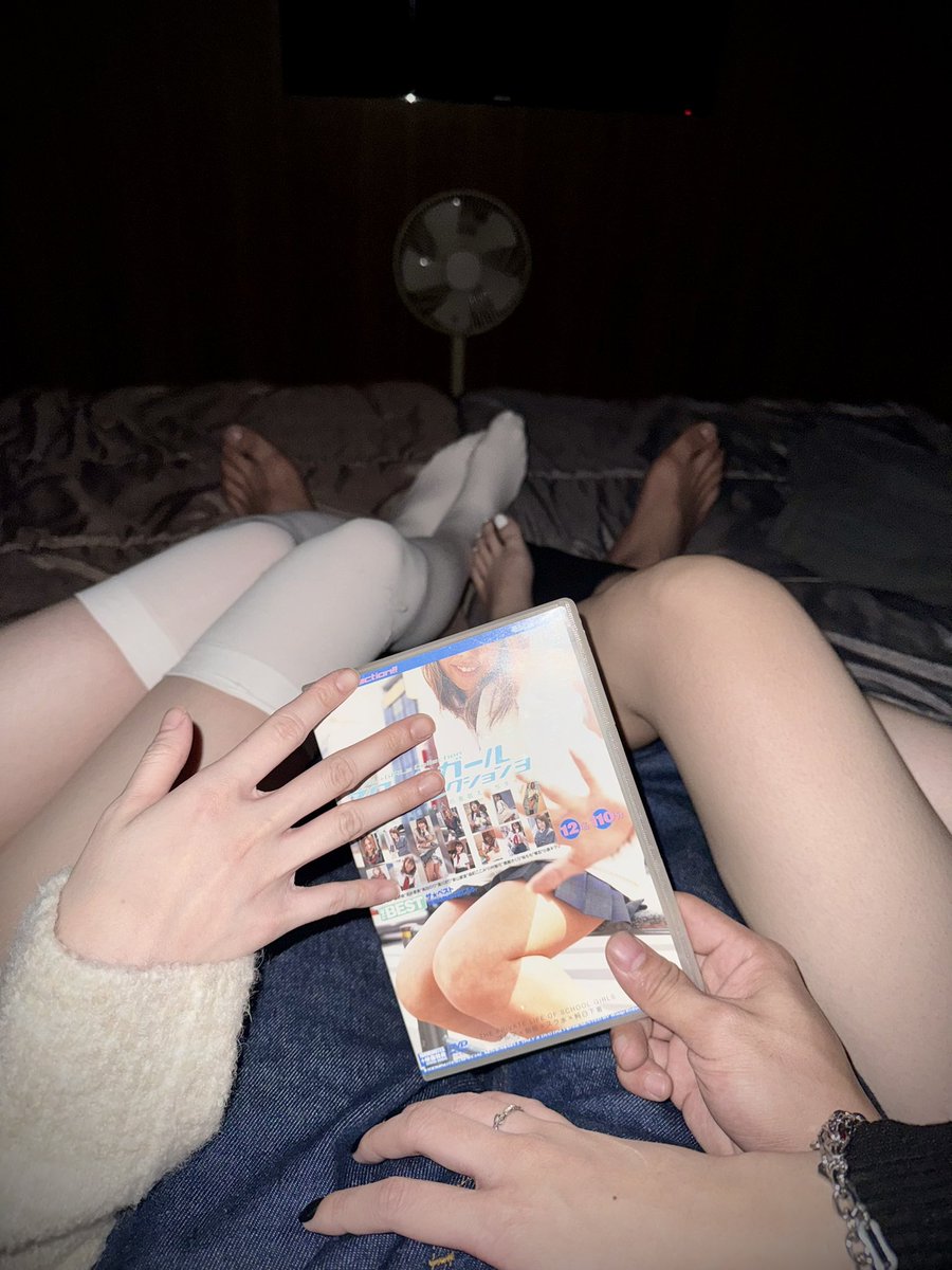 魔王忙碌視角

所以應該從白絲開始還是裸足？