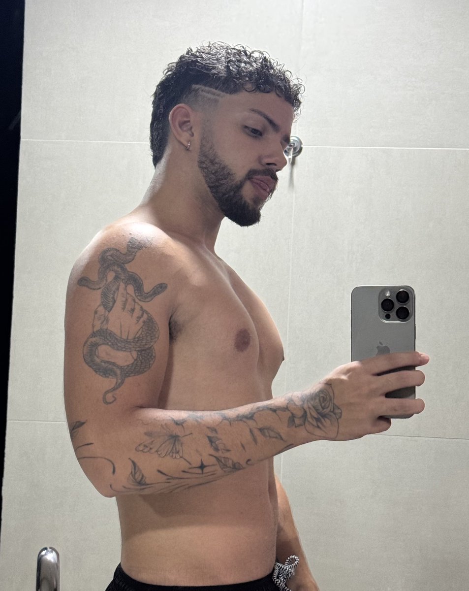 victurbando tweet media