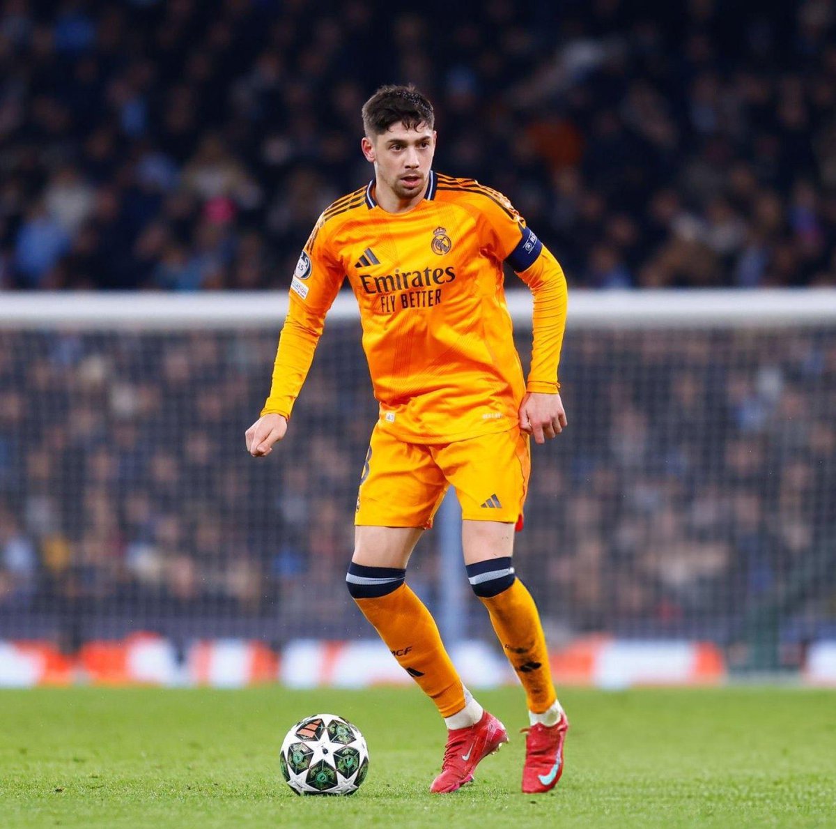 POLIFUNCIONAL

Fede Valverde rinde donde lo pongan.
Es un disparate de jugador.