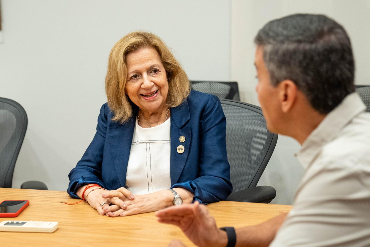 Hoy, junto a la Dra. Alicia Pucheta, representante del Poder Ejecutivo, conversamos sobre el fortalecimiento de nuestras instituciones y, particularmente, del Jurado de Enjuiciamiento de Magistrados. Avanzamos en la propuesta para que, por primera vez desde su creacion en la