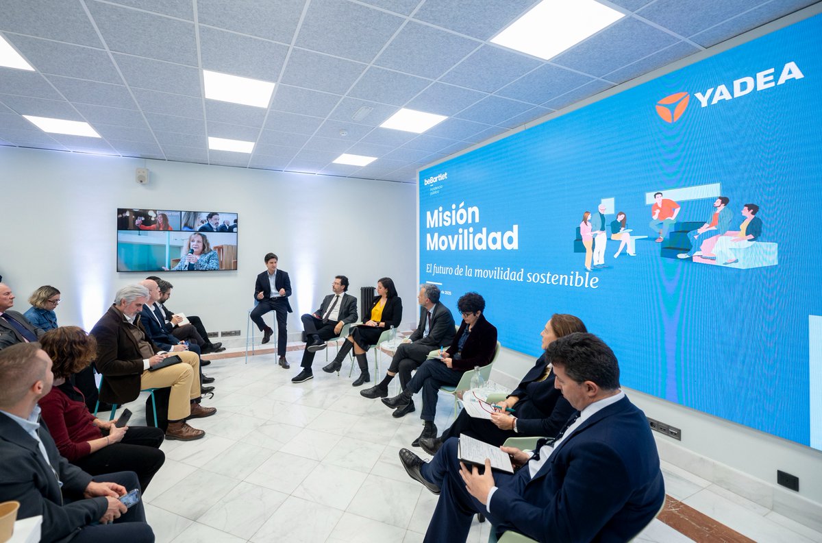 El (gran) debate de la movilidad.

🔝 Los (principales) portavoces parlamentarios hoy en la sede de beBartlet de la mano de <a href="/DiegoGagoB/">Diego Gago Bugarín</a>  y junto a <a href="/nasholop/">Ignacio López Cano</a> (PSOE), <a href="/herrerobono/">Alberto Herrero</a> (PP), <a href="/CarinaMejias/">Carina Mejías</a> (VOX), <a href="/maribelvaquero_/">Maribel Vaquero</a> (PNV), <a href="/IsidreGavin/">Isidre Gavín</a> (Junts) y <a href="/MarGlezBaez/">Mar González 🌻🍉</a> (SUMAR).