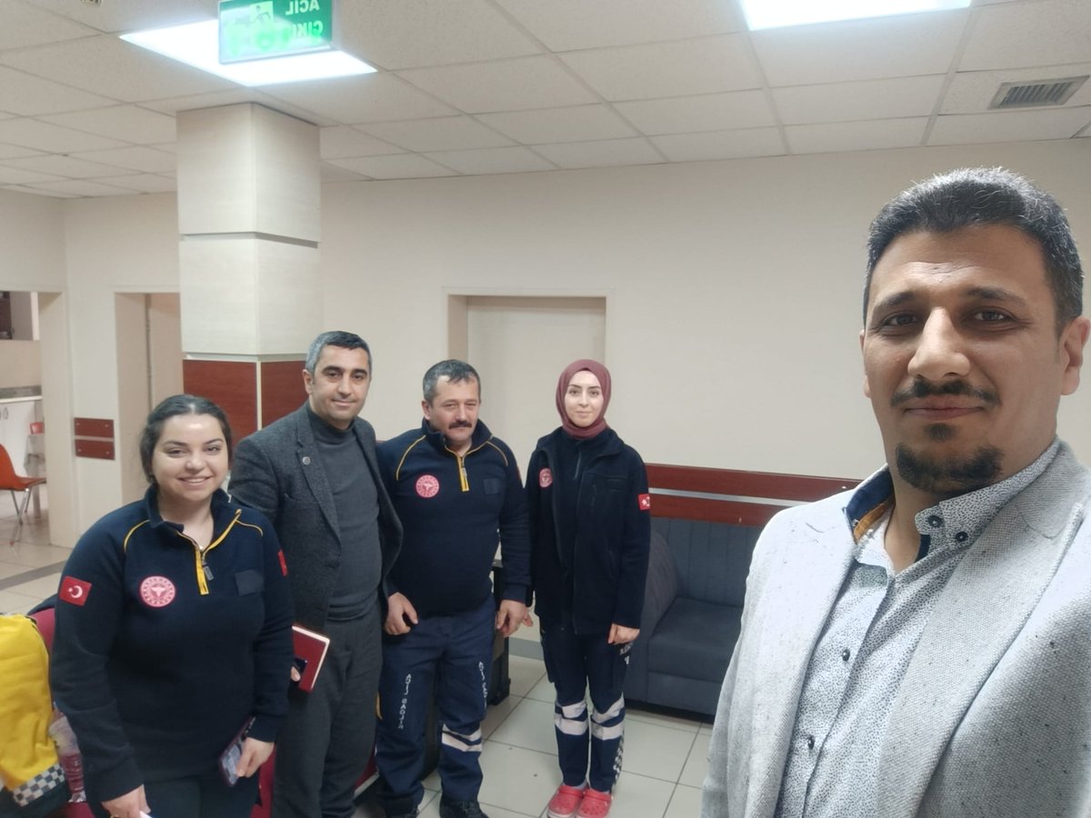 Zara Devlet Hastanesi, Zara 112 ASHİ, Zara TSM ve  Zara ASM birimlerimizi ziyaret ederek sağlık çalışanlarımızla bir araya geldik. Sahanın derdiyle dertlenmeye birlikte çözüm aramaya devam edeceğiz.
#SaglıksenDaimaYanınızda