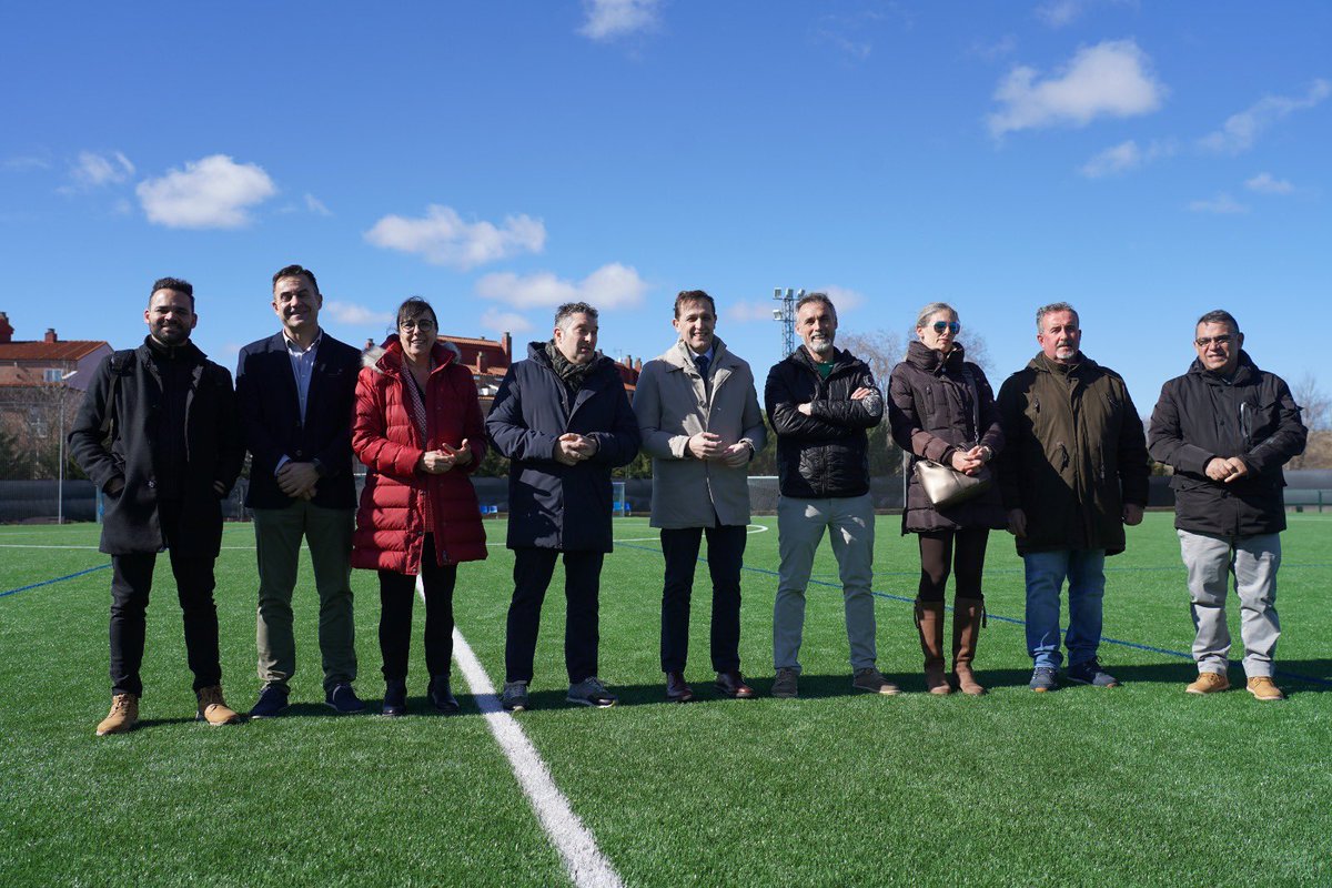 🙏 Gracias al presidente de la Diputación por su visita y por su apoyo a este proyecto.
⚽️ Cumplimos nuestro compromiso con las familias: remodelación del #campo de #fútbol.
👉 450.000 euros de los que se beneficiarán 18 equipos y varias escuelas. 

#LaCistérniga #Cumplimos