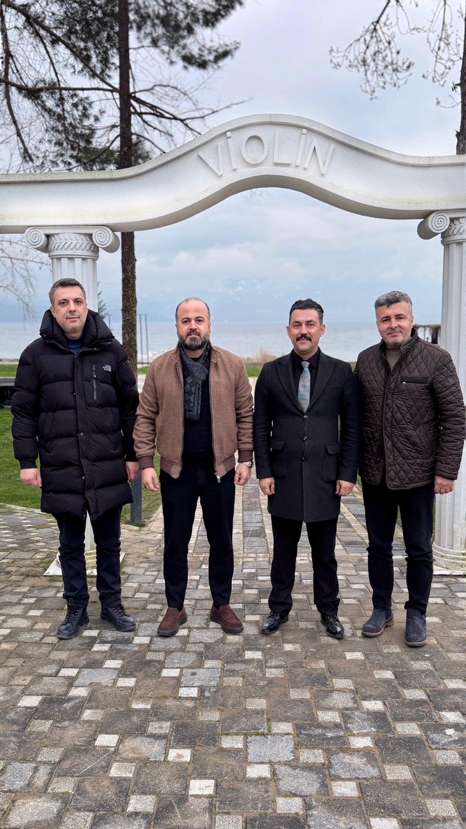 RumeliSakarya's tweet photo. Derneğimizin Yönetim Kurulu üyesi Adnan Gül ‘ü 
Violin Garden İşletmesinde  ziyarette bulunduk. 
Üyelerimiz için ,  ziyaretimizi 
destekleri  ile 
taçlandırmış olduk. 
Üyelerimize %15 indirim  sağlanacağını bilgisini vermek isteriz .
Kendisine teşekkür ederiz. https://t.co/FROF5UurOt