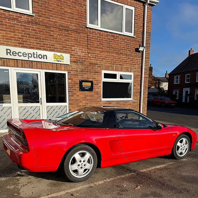 BushTyres's tweet image. This #HondaNSX seen at our Horncastle depot for a #wheelalignment was developed with help from #AyrtonSenna who's arguably the greatest #F1 driver ever. Correct wheel alignment increases tyre life, &amp;amp; fuel economy.  bushtyres.co.uk/free-wheel-ali…