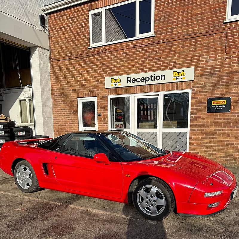 BushTyres's tweet image. This #HondaNSX seen at our Horncastle depot for a #wheelalignment was developed with help from #AyrtonSenna who's arguably the greatest #F1 driver ever. Correct wheel alignment increases tyre life, &amp;amp; fuel economy.  bushtyres.co.uk/free-wheel-ali…
