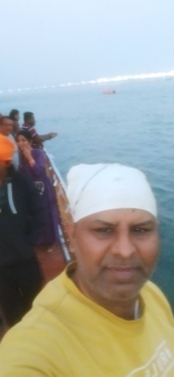 paramjeet_ch's tweet photo. “माघे मासि सिते पक्षे, यः कुर्यात् स्नानदानकम्।
स याति परमं स्थानं, यत्र गत्वा न शोचति॥”

#माघी_पूर्णिमा के शुभ अवसर पर तीर्थराज प्रयागराज में पवित्र संगम तट में स्नान करने का सौभाग्य प्राप्त हुआ! यह पुण्य स्नान आत्मिक शुद्धि और मोक्ष की ओर एक कदम है।

#MaghiPurnima 
#KumbhMela https://t.co/9583zWCAm1