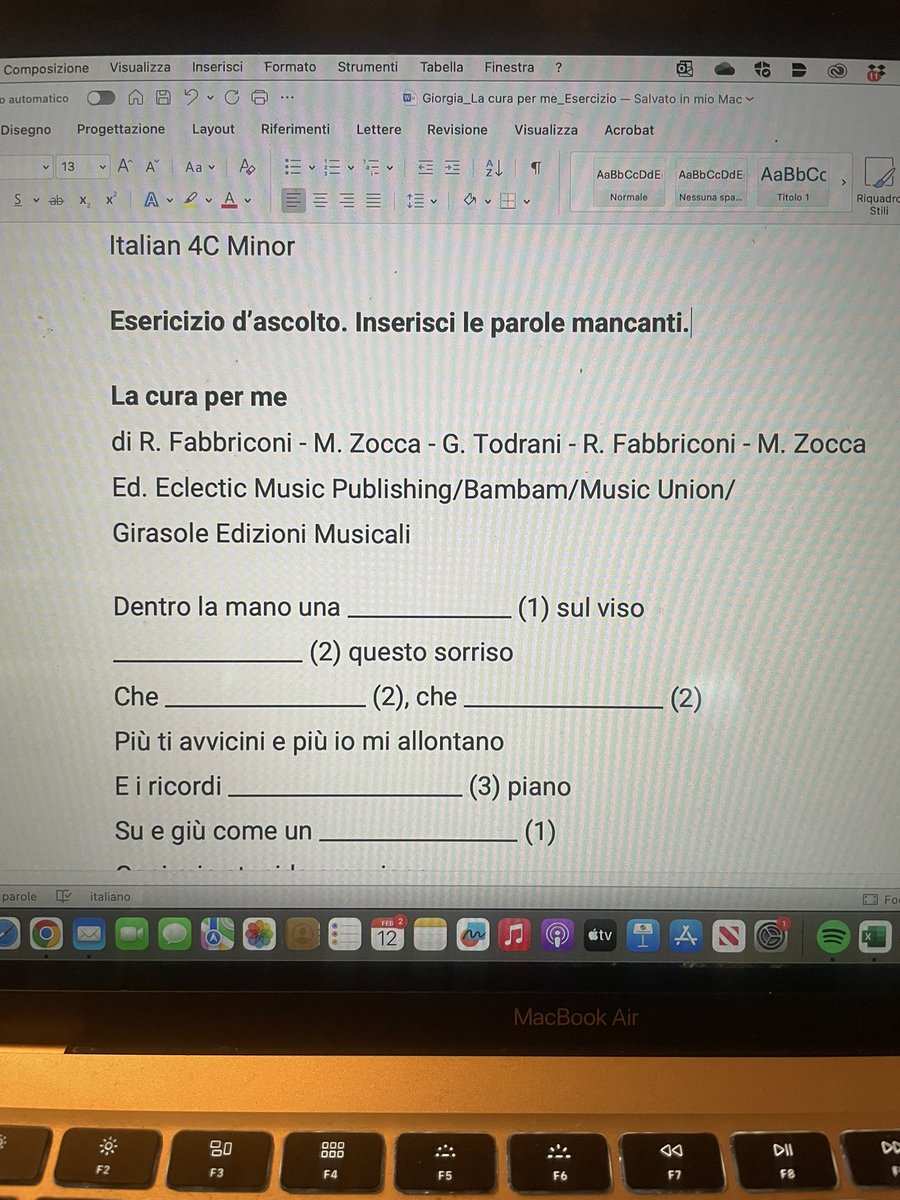 SanremOX's tweet image. “E individua gli svisi”.

Grazie Fabbriconi-Todrani-Zocca per gli utili pronomi atomi con l’infinito.

(Tecniche per la difficile conciliazione lavoro-Sanremo).

#Sanremo2025 #ItalianClass