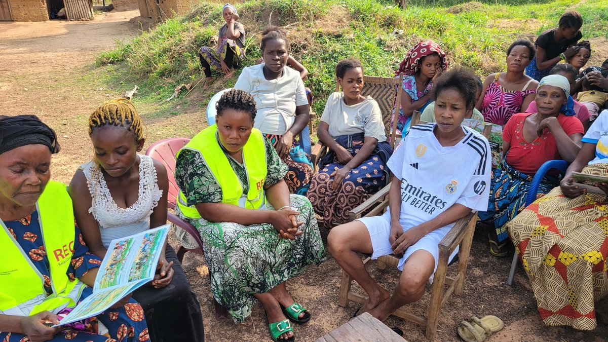 RdcApem's tweet photo. APEM et @ForestPeoplesP (FPP) viennent d'organiser une serie d'activités de sensibilisation et renforcement des capacités des communautés locales du territoire Banalia dans la province de la Tshopo sur leurs droits face à l'exploitation minière et la protection des forêts https://t.co/A3NW5LEAJK