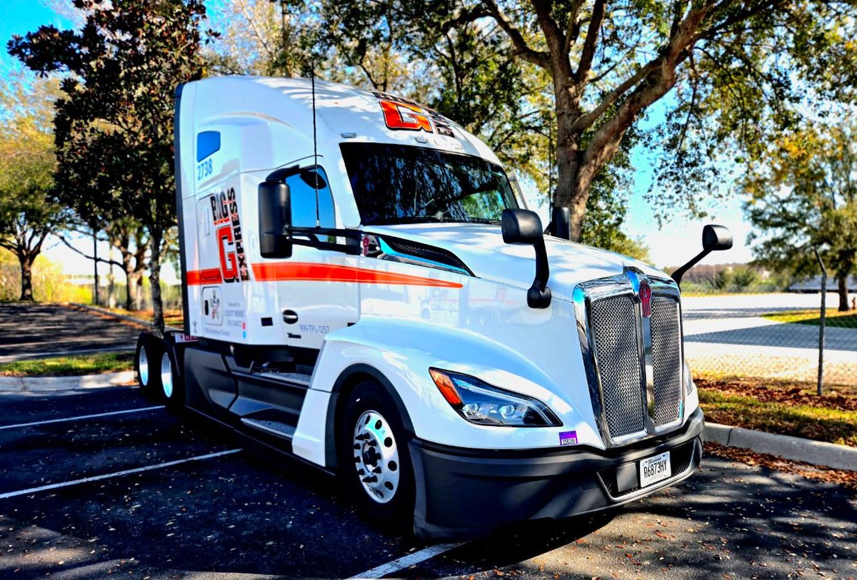 Big_G_Express's tweet image. This truck’s so clean, it’s practically glowing!
#TruckGoals #CleanTruck #CleanMachine #TruckLife
