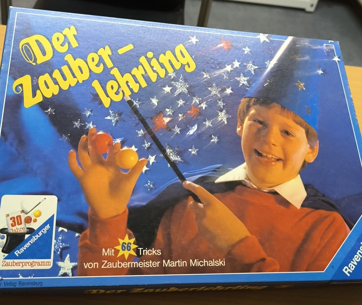 Verhaltenstherapeuten:
*Modernste Praxisausstattung, neuste Spiele, Billardtisch.. alles*

Analytiker: