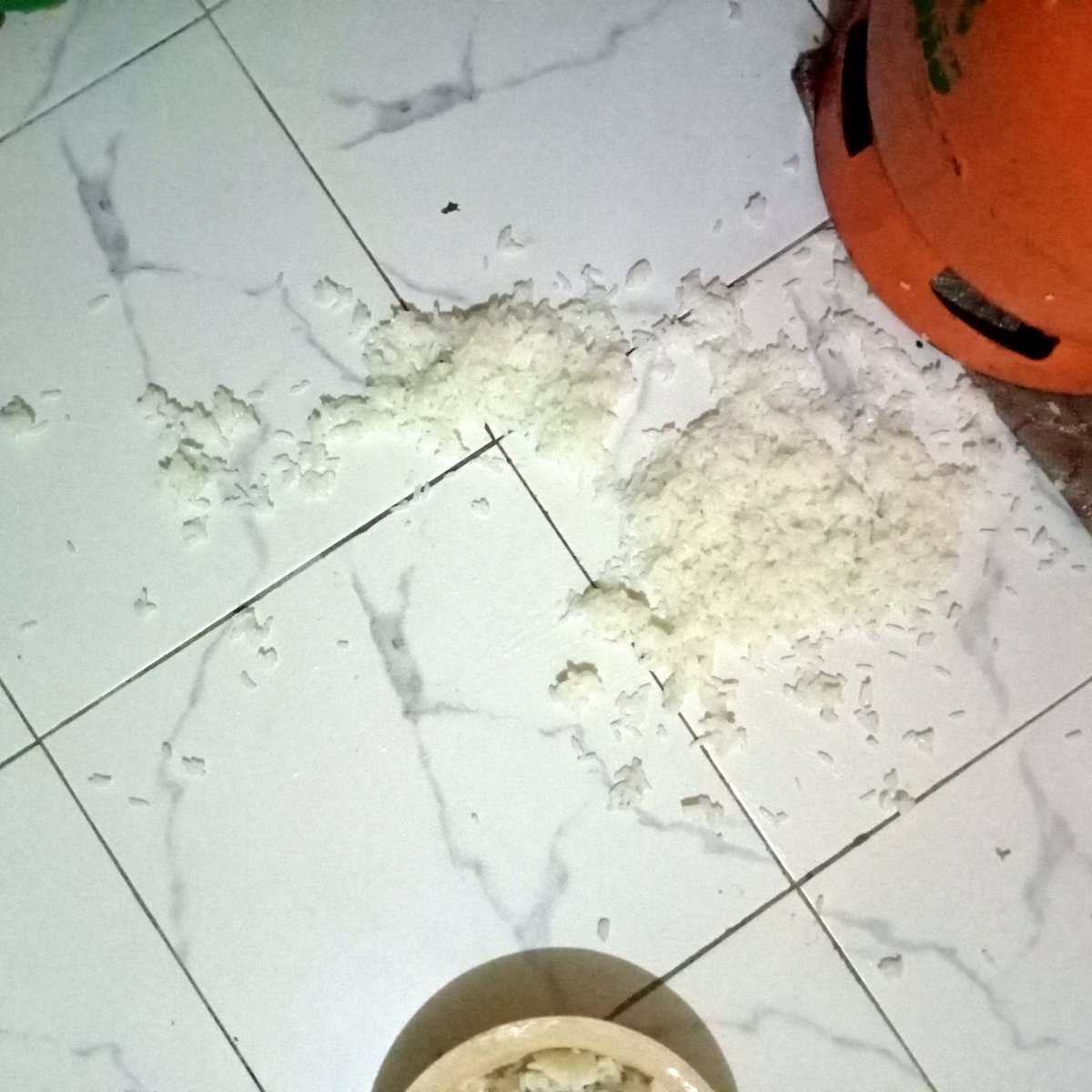 uiinaf's tweet photo. Sipendi mchezo mimi na siezi lala njaa wacha niongeze maharagwe kutoka juu https://t.co/QbgFsv3vAT