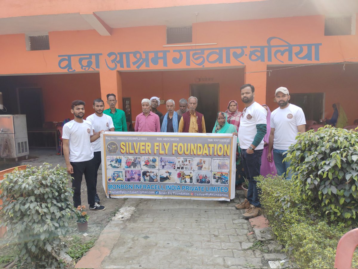 jishanbasantpur's tweet image. 🌟 सेवा ही सबसे बड़ा धर्म है – सिल्वर फ्लाई फाउंडेशन 🙏

आज सिल्वर फ्लाई फाउंडेशन के समर्पित सदस्यों ने वृद्धाश्रम में भोजन वितरण कार्यक्रम सफलतापूर्वक संपन्न किया। बुजुर्गों के साथ आत्मीय संवाद, प्रेम और सम्मान के साथ भोजन सेवा हमारे लिए सौभाग्य की बात है।