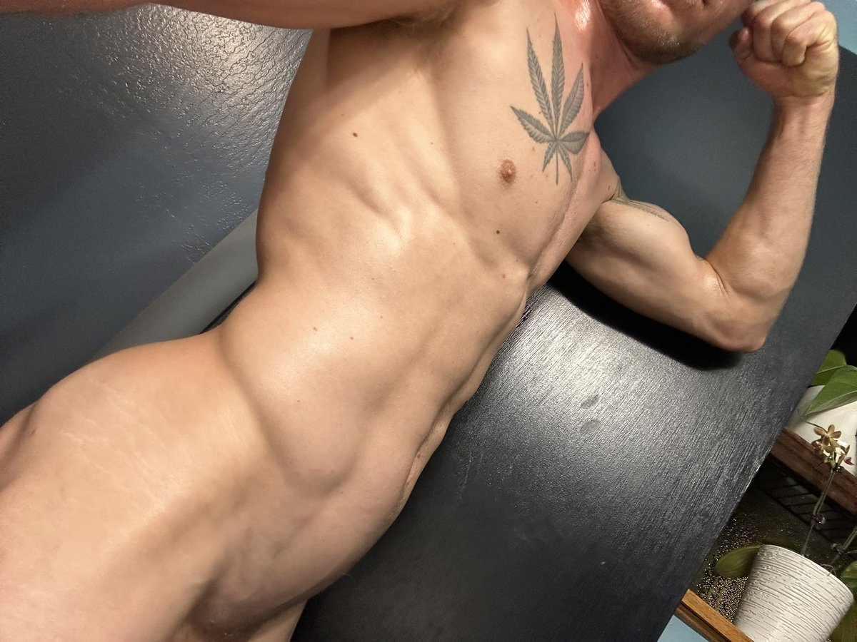 LeviPlower's tweet photo. RT if you want more pics like this!😜
#gay #bi #hotmen #hotboys #twink #daddy #nudemen #fitmen #muscles #bubblebutt #pornstar #onlyfans #OF #malemodel #4u #RT #fallow #wantmore #NSFW  #eighteenplus https://t.co/pAeiHcKClB
