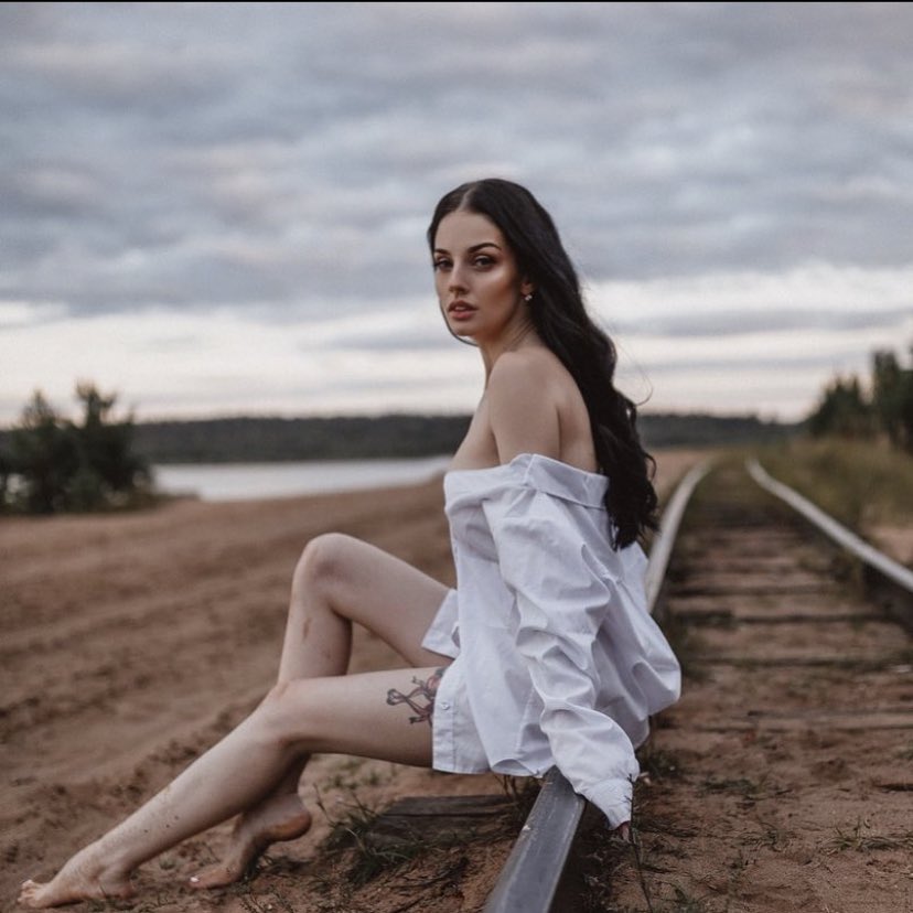 Azalea

What good are wings without the courage to fly? -Atticus