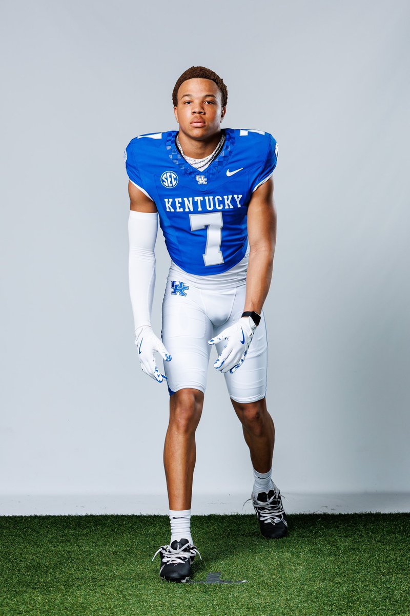 ok kool….7️⃣
<a href="/UKFootball/">Kentucky Football</a> <a href="/UKCoachStoops/">Mark Stoops</a> <a href="/RitterPrep/">Cardinal Ritter College Prep Football</a> <a href="/BrennanSpain/">Coach Spain</a> #bbn