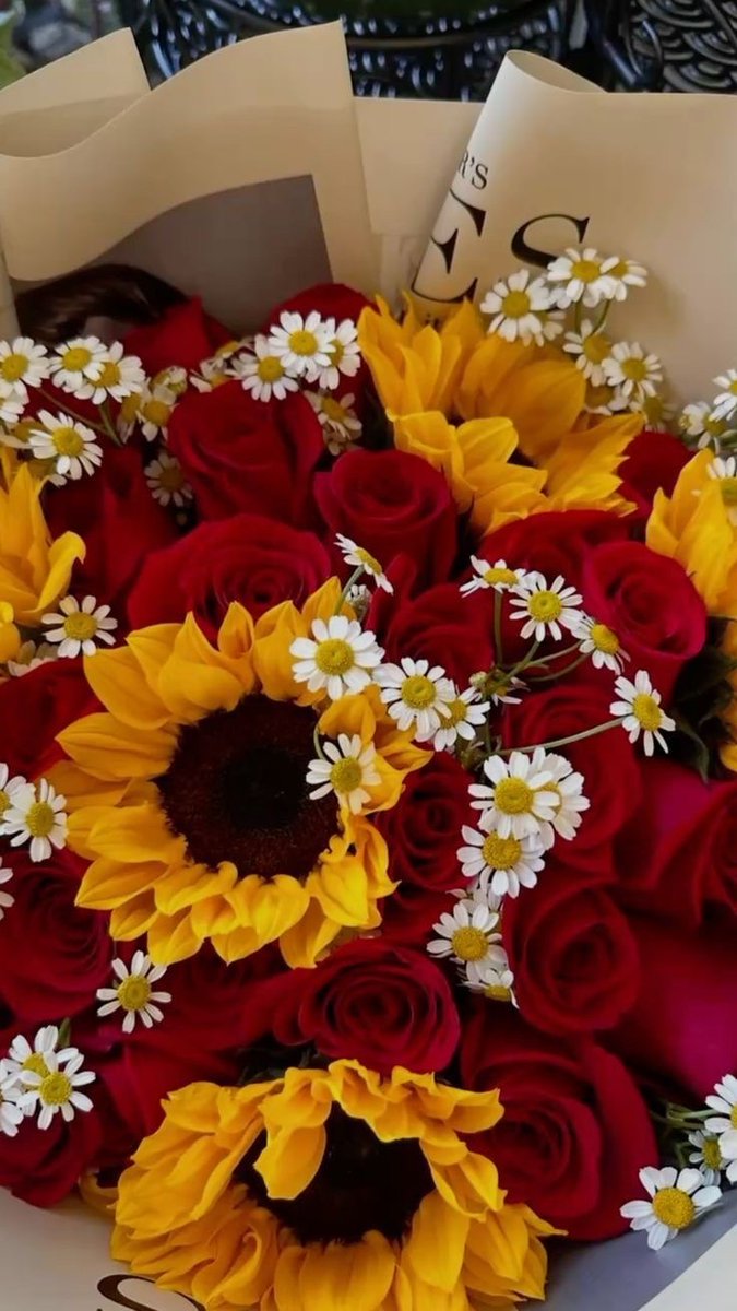 sunflowerchives's tweet photo. Love Day!❤️ https://t.co/vnlUtnqtQs