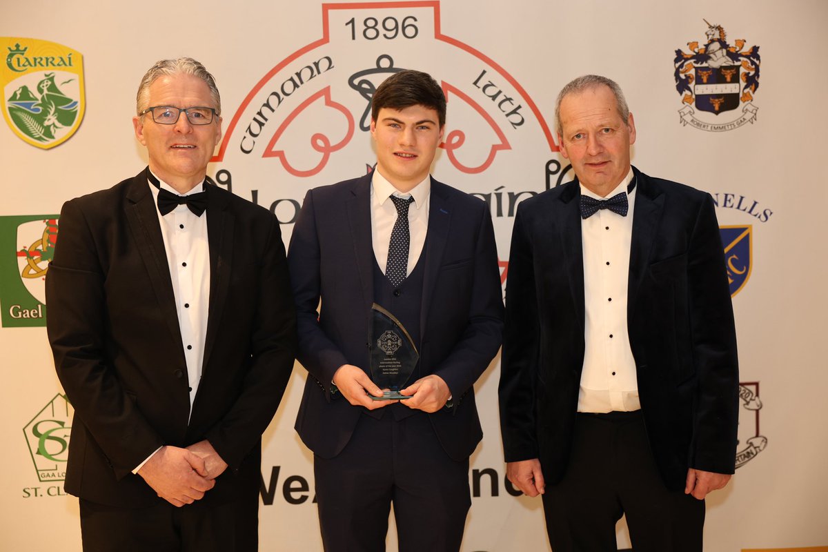 LondainGAA's tweet photo. Congratulations to the 2024 London GAA Players of the Year who received their awards at the Dinner Dance🌟

🏆Senior Hurling - Conor Byrne, Kilburn Gaels 
🏆Intermediate Hurling - Aaron Coughlan, Fr Murphys

Thank you Tiny📸 https://t.co/qbUe4her7D