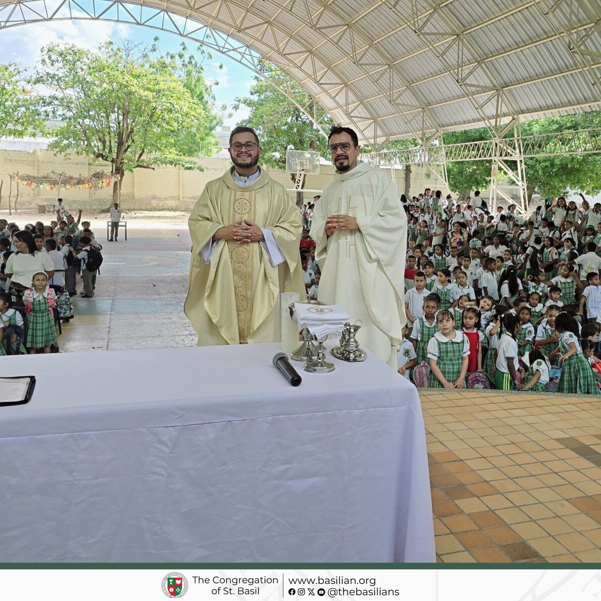 Starting the School Year with Faith! Fr. Eduard Alexis Guerrero Carrillo, CSB, and Fr. Carlos Arturo Rodríguez Marciales, CSB, celebrated the opening #Eucharist with students, teachers, and staff at Institución Educativa Eusebio Septimio Mari in Riohacha, La Guajira, Colombia.