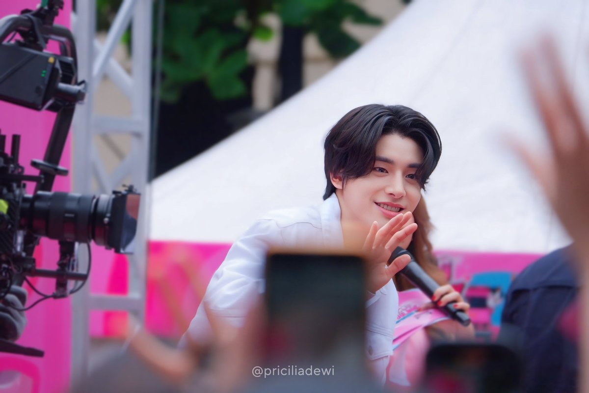 priciliadewiii's tweet image. 250212 - Jake Enhypen at Samyang Buldak, Trisakti Jakarta

@ENHYPEN @ENHYPEN_members 

#JAKE_IN_TRISAKTI #JAKE_IN_JAKELAND 
#ENHYPEN_JAKE  #JAKE  #ENHYPEN #제이크 #엔하이픈_제이크