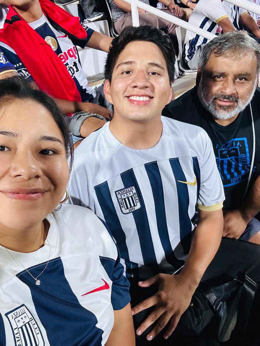Alvarochema97's tweet photo. @MovistarDeporPe Arriba Alianza toda la vida ❤️ https://t.co/rJ6Cqpjg28