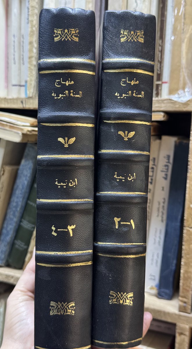 مكتبة كلمة tweet media