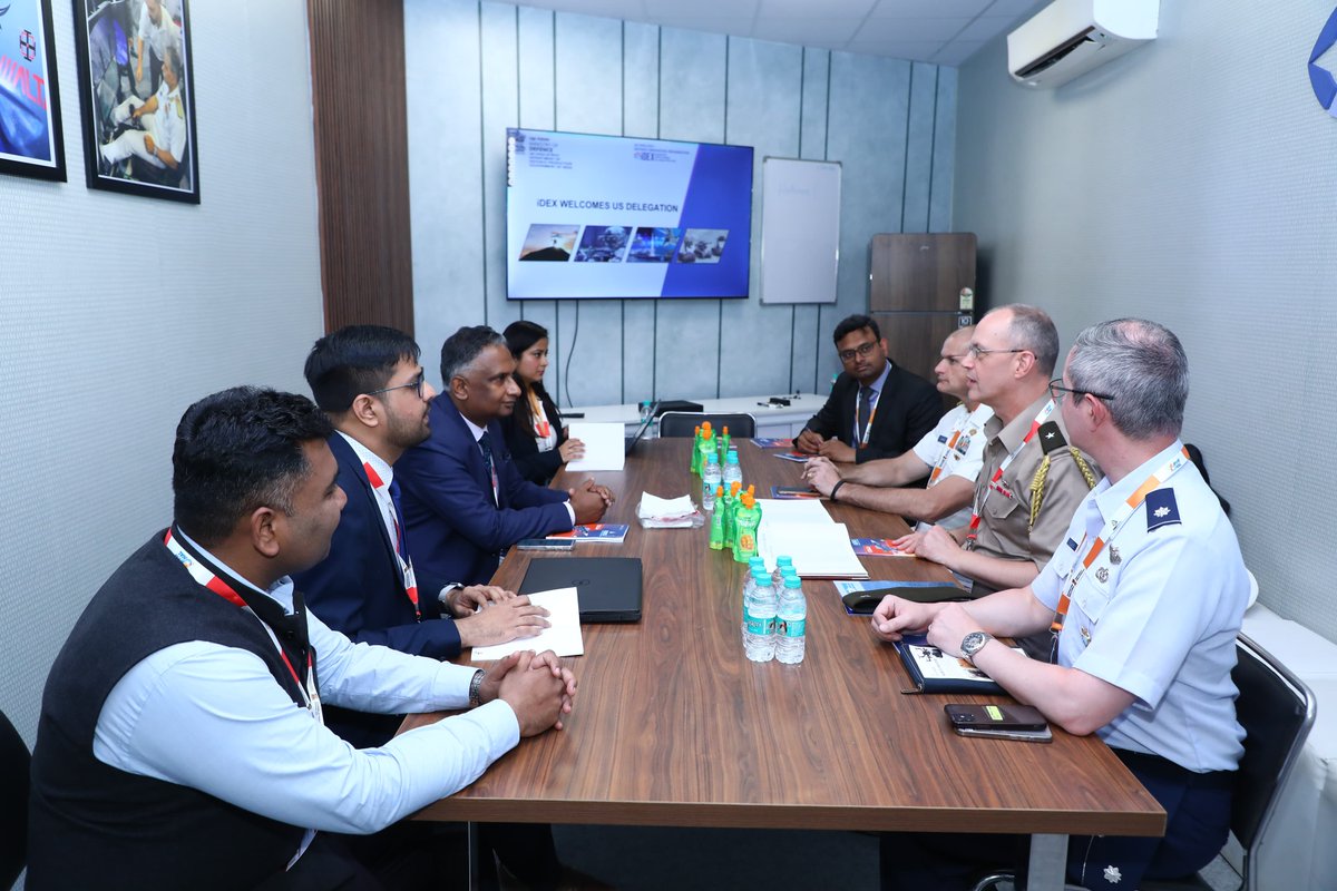 India_iDEX's tweet photo. On the sidelines of #AeroIndia2025, #iDEX had the pleasure of hosting the U.S delegation at the #iDEX Pavilion!
A productive session on the #iDEX framework &amp; ongoing #INDUSX initiatives and agendas, fostering stronger and deeper ties in defence innovation collaborations.
🇮🇳🤝🇺🇸 https://t.co/1UGaE3T0Lw