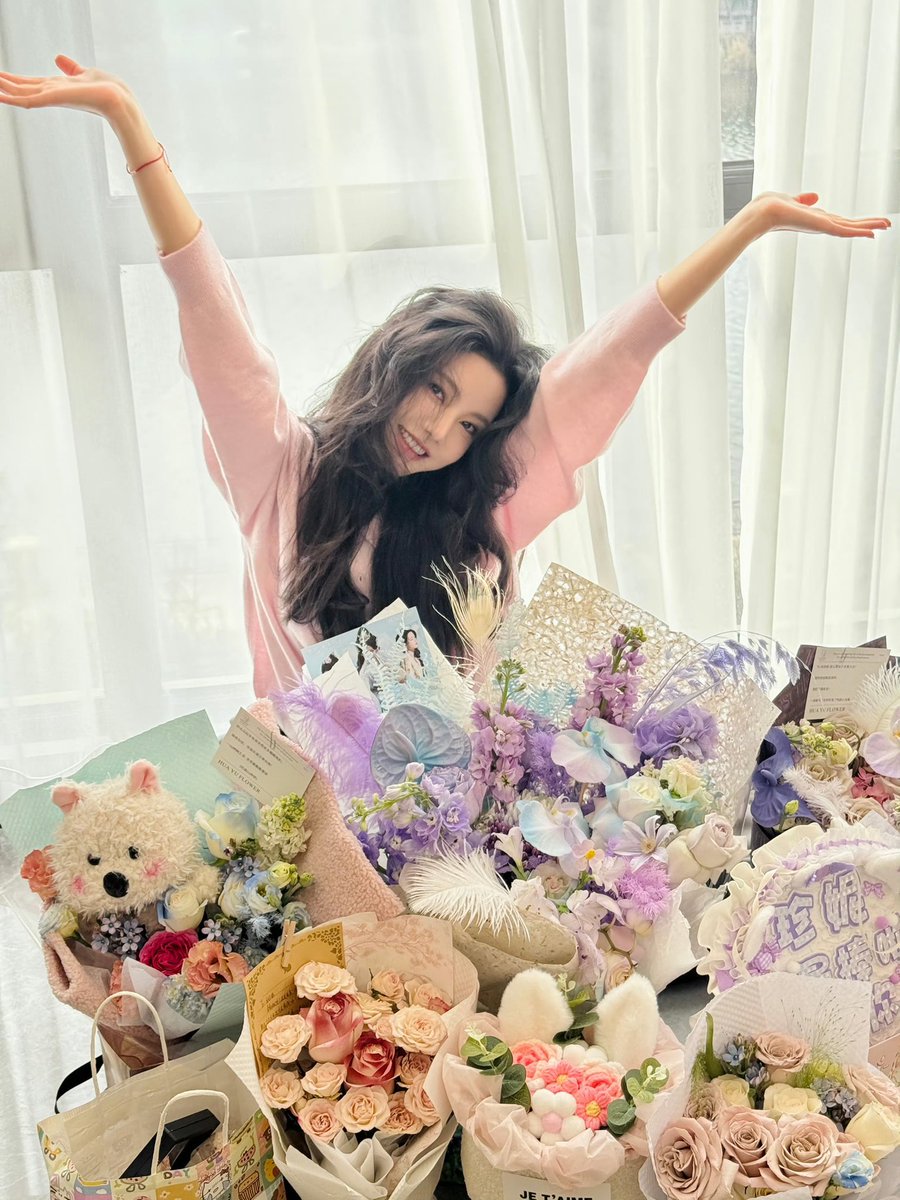 SZNFEED's tweet photo. 250212 ✩  weibo update

#孙珍妮 #SunZhenni https://t.co/VJW2zeFm7Z