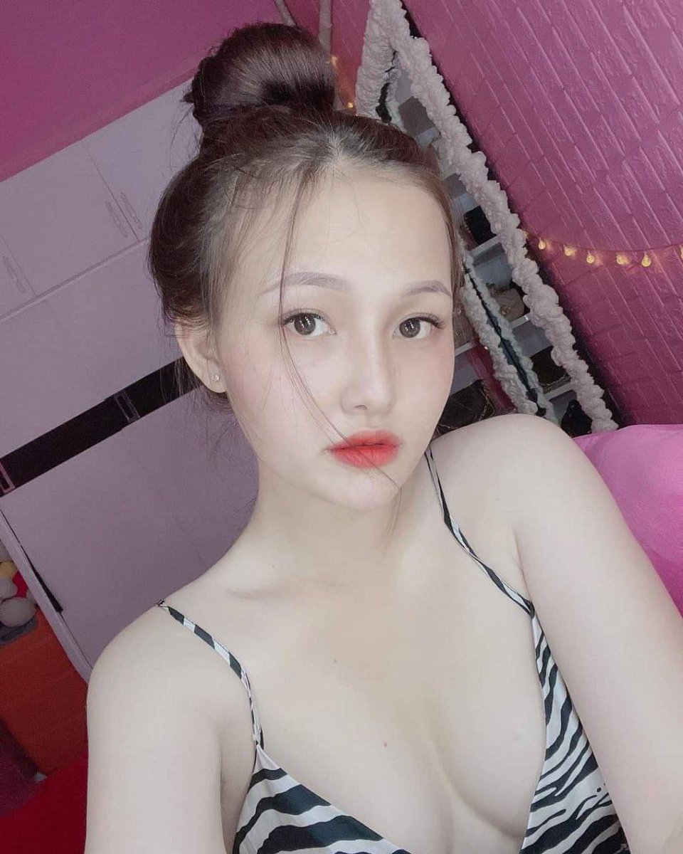 Hằng Mon tweet media