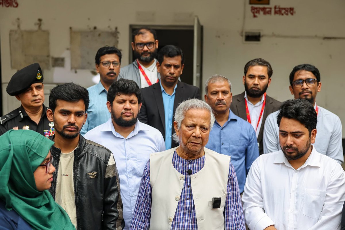 DipuSaha66's tweet photo. ঢাকায় নিযুক্ত মার্কিন রাষ্ট্রদূত ‘অপারেশন ডেভিল হান্ট’-এর বিস্তারিত জানতে চেয়েছেন! এই অপারেশন কীসের জন্য ? কি কারনে এই অপারেশন করা হচ্ছে?
#MuhammadYunus #US_Bangladesh #DevilHunt #Politics #Bangladesh https://t.co/WkY9JJ6HKQ