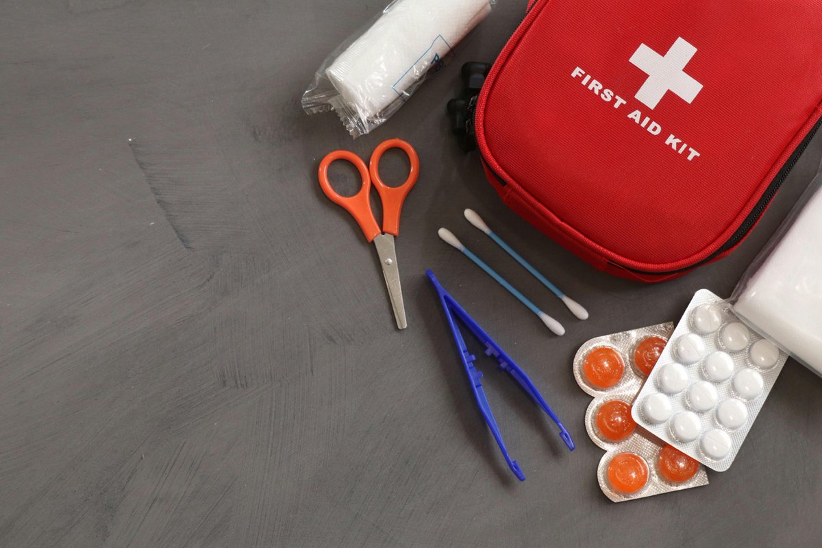 Learn how to prepare an onboard medical kit for safe sailing and voyage readiness: yachtworld.com/research/onboa…