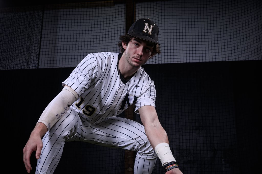Cougar fans, cast your vote for our own, Jack Scott!

clarionledger.com/story/sports/h…