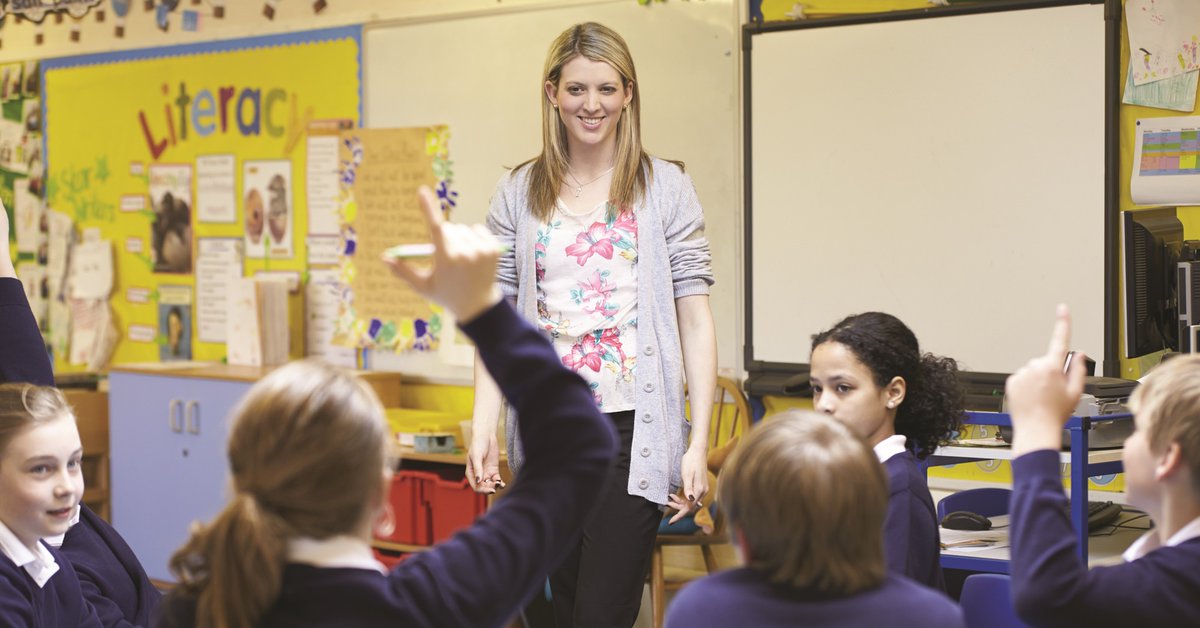 Academics from Aberystwyth University and University of Wales Trinity Saint David are planning to collaborate to offer new professional learning opportunities for the education workforce.

aber.ac.uk/en/news/archiv…