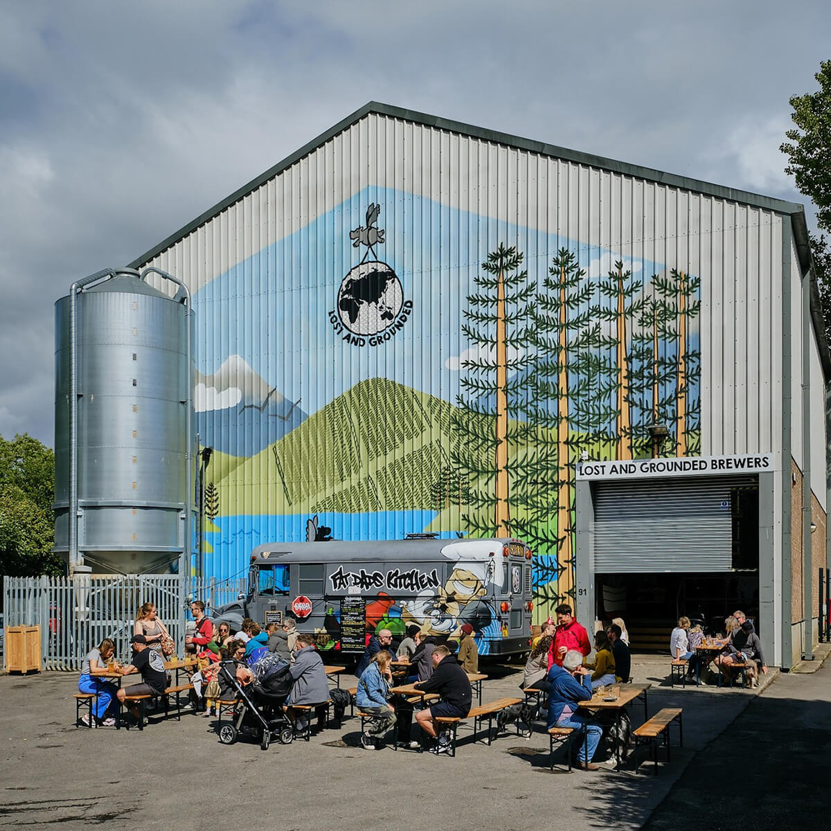Ferment Magazine ❤️ 🇺🇦 (@fermenthq) on Twitter photo Small but mighty, Bristol punches above its weight in the creativity category. <a href="/lostandgrounded/">Lost and Grounded Brewers</a> is similar, but different. 🙌🎶🍺
👉 tinyurl.com/3csnf64d
📸: 1st Bristol Sounds © Nadine Ballantyne | 2nd
Pete Axford
#fermentmagazine #beer52 #lostandgrounded #craftbeer Small but mighty, Bristol punches above its weight in the creativity category. <a href="/lostandgrounded/">Lost and Grounded Brewers</a> is similar, but different. 🙌🎶🍺
👉 tinyurl.com/3csnf64d
📸: 1st Bristol Sounds © Nadine Ballantyne | 2nd
Pete Axford
#fermentmagazine #beer52 #lostandgrounded #craftbeer