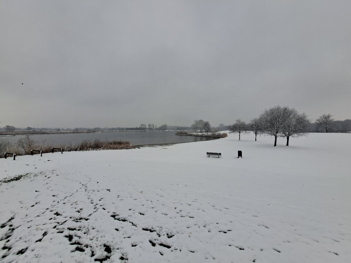 Een winters <a href="/strandje/">Sjimmie v/h Strandje</a>.