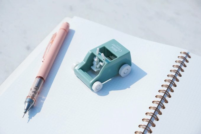 bungustore's tweet photo. Wanna know which are the best Japanese stationery brands out there? Here is a thread highlighting top-quality writing and drawing supplies from Japan 🇯🇵Read until the end to find out where to purchase them from abroad! https://t.co/uu0tMo7bX4