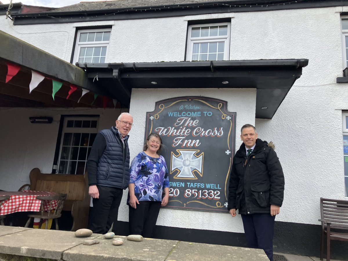 Thanks to <a href="/Chris_EvansMP/">Chris Evans MP</a> for Caerphilly for taking the time to visit Pub is The Hub and The White Cross Inn in Groeswen to talk about the important role that pubs have in supporting communities.
#socialvalue #community #loneliness