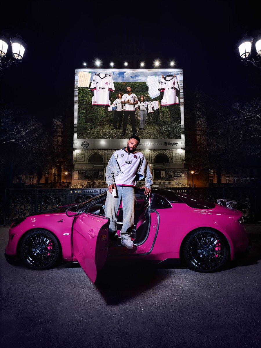 gentlemates's tweet photo. La luxueuse dans toute sa grandeur.

Notre propre affiche a pris place d'Estienne-d'Orves à Paris pendant quelques semaines #M8WIN
Merci à @Shopify qui nous accompagne sur toute notre partie eshop

Credits photo bâche: Joseph Molines - Voitures @alpinecars - Remerciements @alexipav 

Photo retouchée / couleur non contractuelle