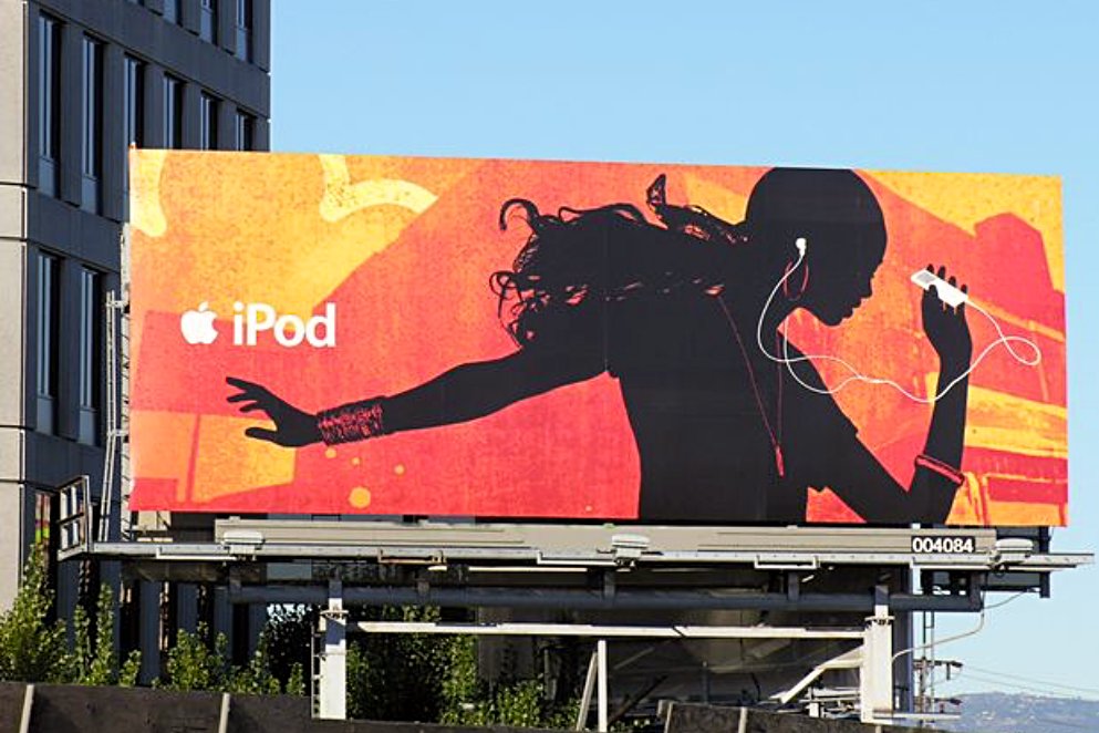 BasicAppleGuy's tweet image. iconic. iconic. iconic. hotdog with mustard going to work.