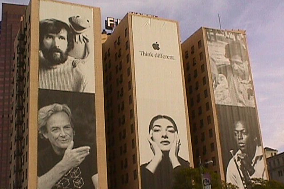 BasicAppleGuy's tweet image. iconic. iconic. iconic. hotdog with mustard going to work.