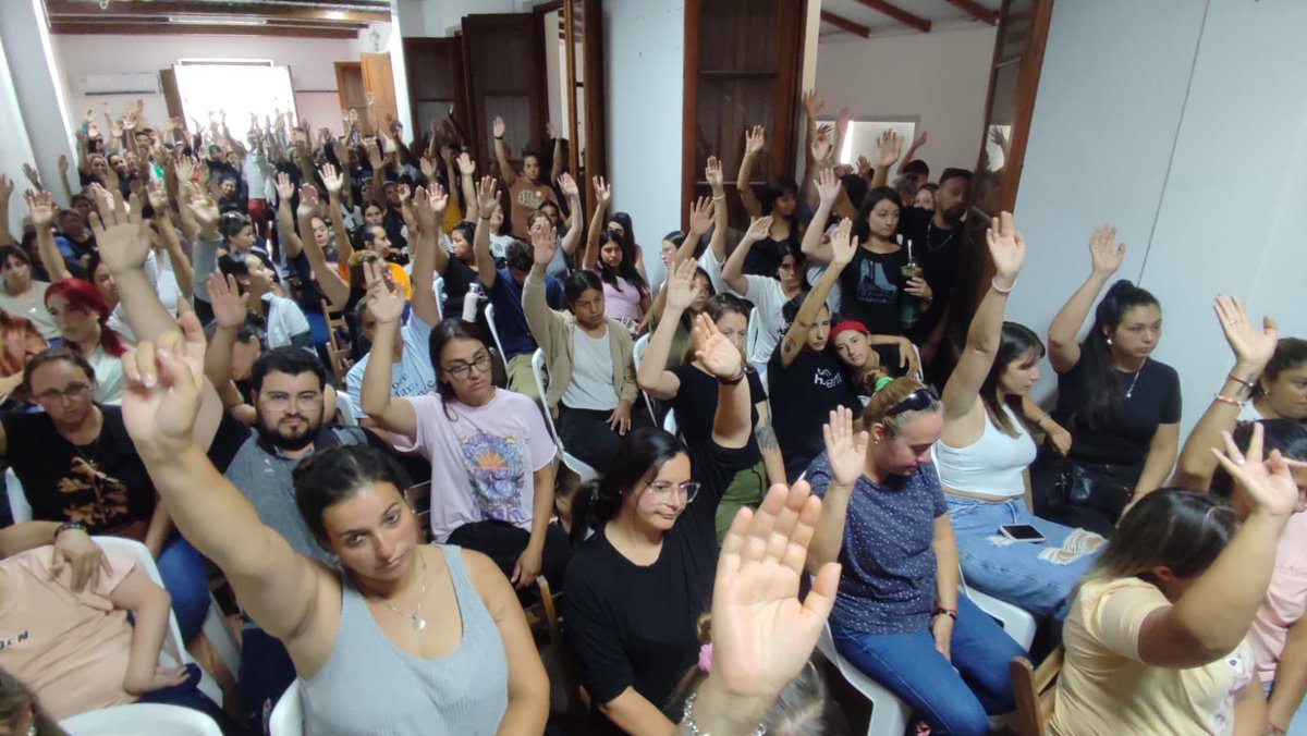 MarceAbdalaCNT's tweet photo. Se aprobó por unanimidad de las trabajadoras y los trabajadores el preacuerdo sobre el conflicto de Yazaki. Ahora más que nunca a bregar por instalar un ámbito que ponga proa a una estrategia de desarrollo nacional. https://t.co/dy3lPTrKU3
