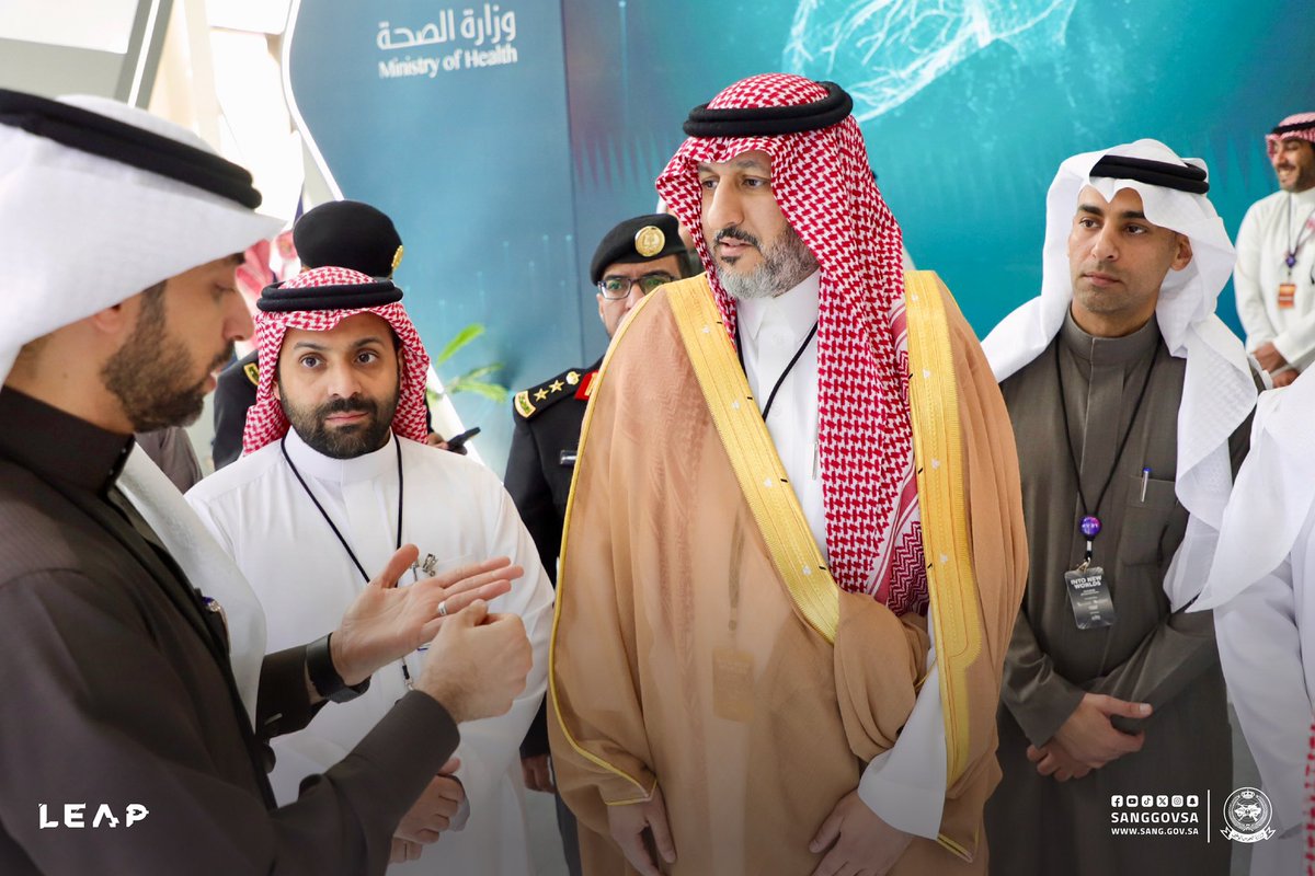 sanggovsa's tweet photo. المشرف العام على الخدمات الرقمية والتقنية بـ #وزارة_الحرس_الوطني والجهات التابعة لها المكلف المهندس ماجد العبدالكريم، يقوم بزيارة لعدد من أجنحة الجهات المشاركة في مؤتمر #ليب25 . https://t.co/YYkI6lU4uY