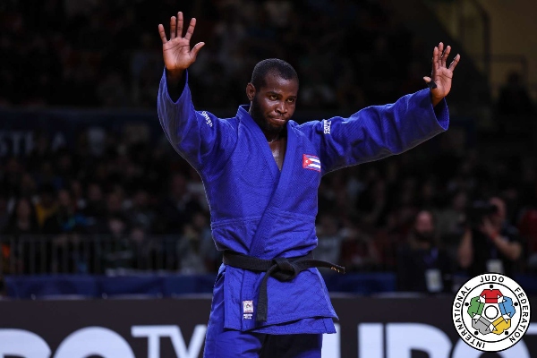 Judocas cubanos reaparecerán en Grand Slam de Taskent
Varios de ellos se mantienen en base de entrenamiento en Europa como parte de la preparación para el certamen mundial. #Cuba #DeporteCubano #judo
jit.cu/NewsDetails.as…