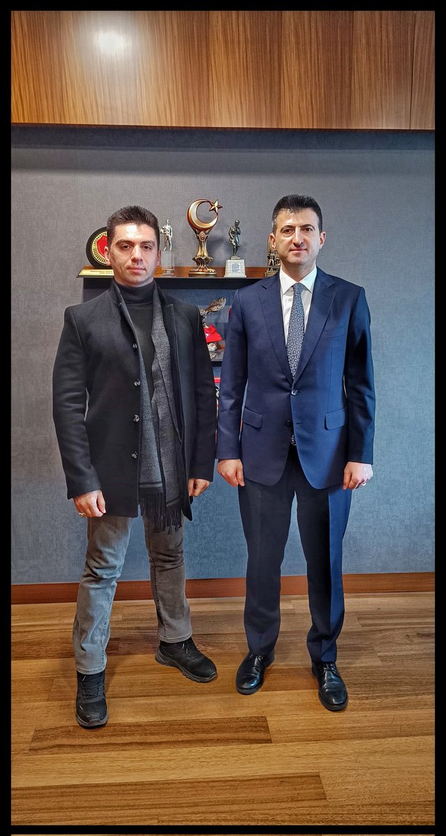 12_Donem_Asblar's tweet photo. MSB Komisyon kâtip üyesi Syn.Mehmet ALİ ÇELEBİ vekilimize XII.ASTTASAK Taburu ve aileleri adına her zaman minnettarız saygılarımızı ve sevgilerimizi sunarız...🇹🇷🫡
@celebimehmeta https://t.co/G81ihpByqU