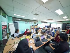 RadioElshinta's tweet photo. 22.21: RT@HerryFTanjung : Palang Merah Indonesia (PMI) mendapat kunjungan dari Tim PT. Paiton Energy untuk rencana kunjungan dan assessment program Corporate Social Responsibility PT. Paiton Energy di Kab. Probolinggo, Jawa Timur. Rabu, (12/2).
#ElshintaInfo https://t.co/5hQOA5LBBd