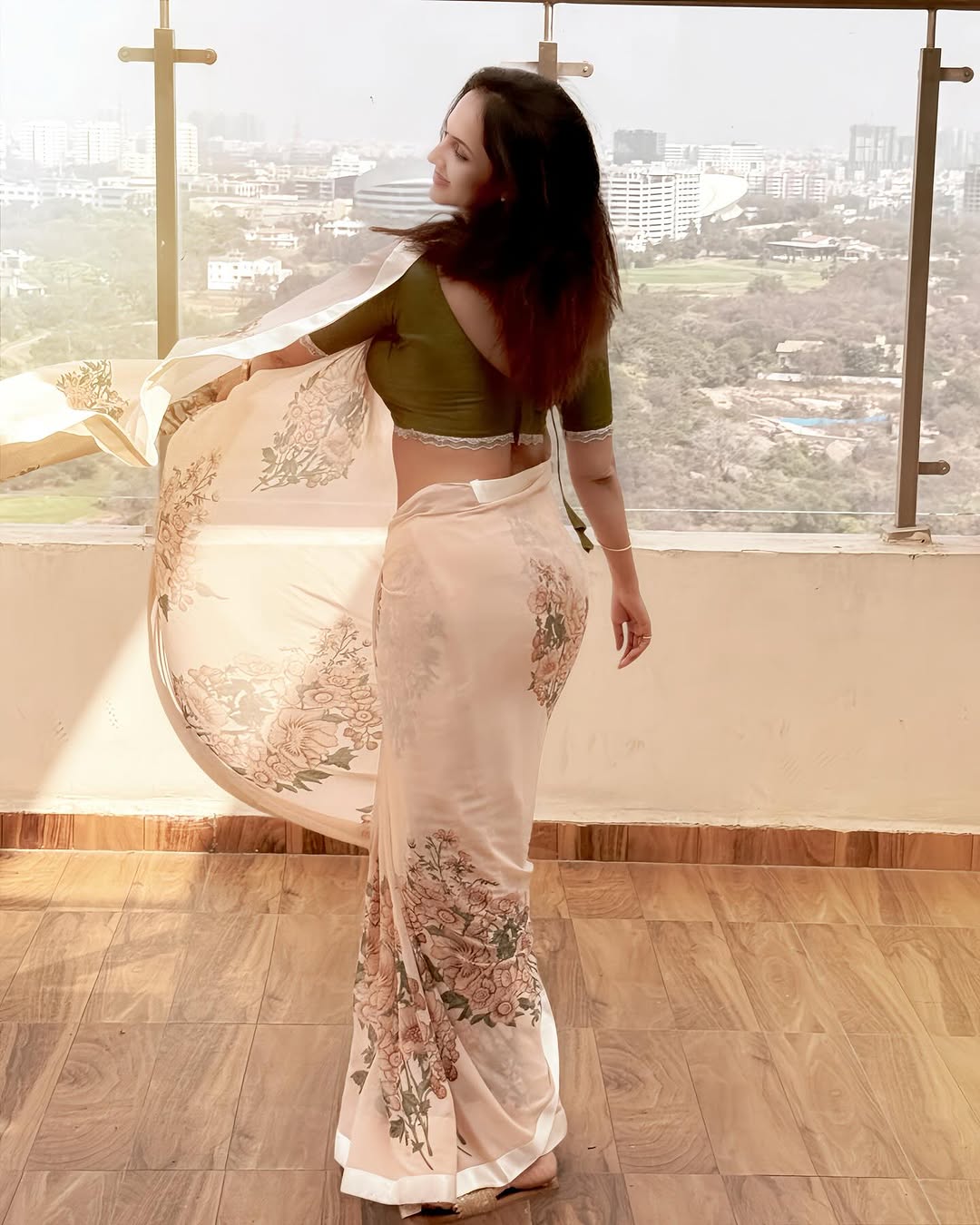 GjmNP8CW4AI9kS8?format=jpg&name=large