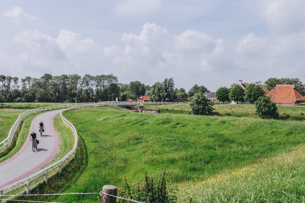 🚲 Meer Groningers op de fiets! De subsidieregeling 'Fietscommunity Groningen' is verlengd. 🎉 Dit jaar is er €70.000 beschikbaar voor nieuwe en bestaande fietsinitiatieven. Meer info 👉 provinciegroningen.nl/actueel/nieuws… 📸 Stella Dekker
