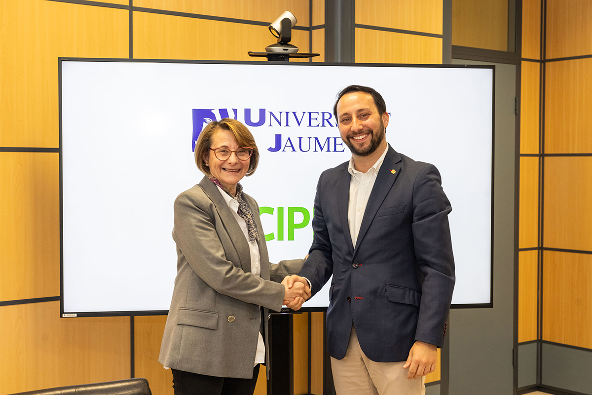 🏵 Reciplasa y la UJI renuevan el convenio trianual de la Cátedra de Gestión de Residuos Urbanos s.mtrbio.com/yztizmyhcg

Continuará dirigida por el catedrático de Química Analítica y director del Instituto Universitario de Plaguicidas y Aguas, Félix Hernández.